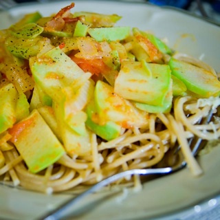 spaghetti with chayote squash and tomato